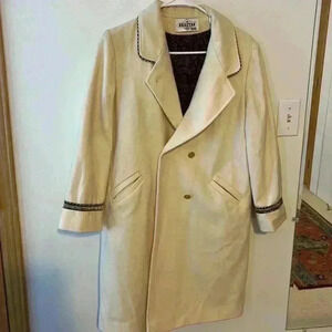 Vintage 80% wool coat. Made in the USA. Size medium.